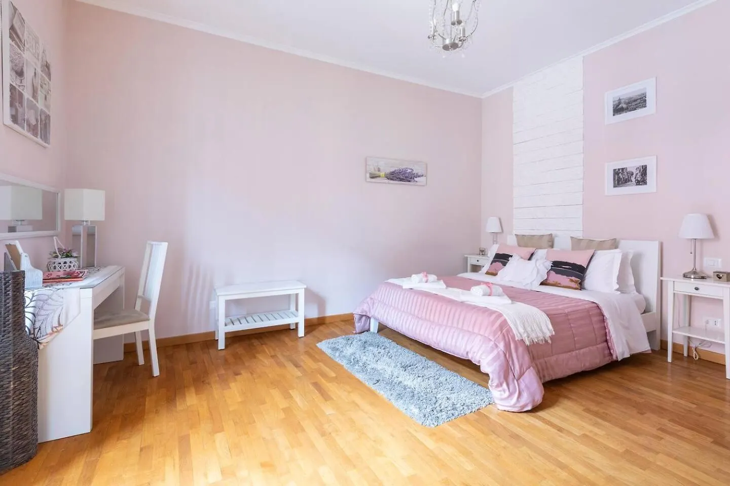 ローマFlorje Houseアパートメント アパート
